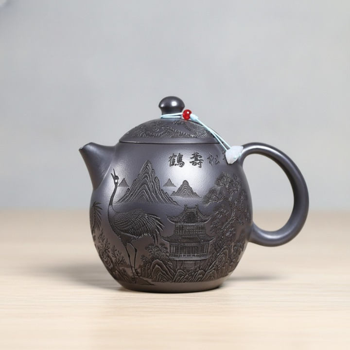 Théière en Argile Violette Sculptée